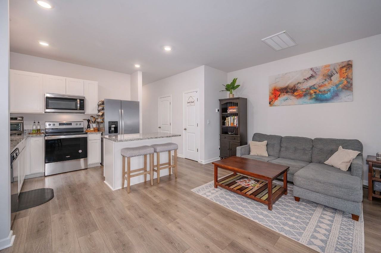 178 Cecil Rd - Photo 3 of 26