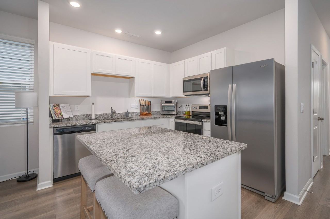 178 Cecil Rd - Photo 4 of 26
