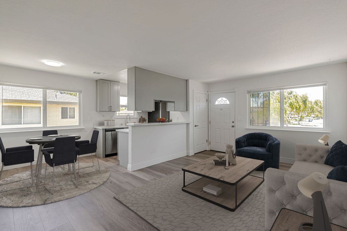 34818 Starling Dr ##4 - Photo 2 of 10