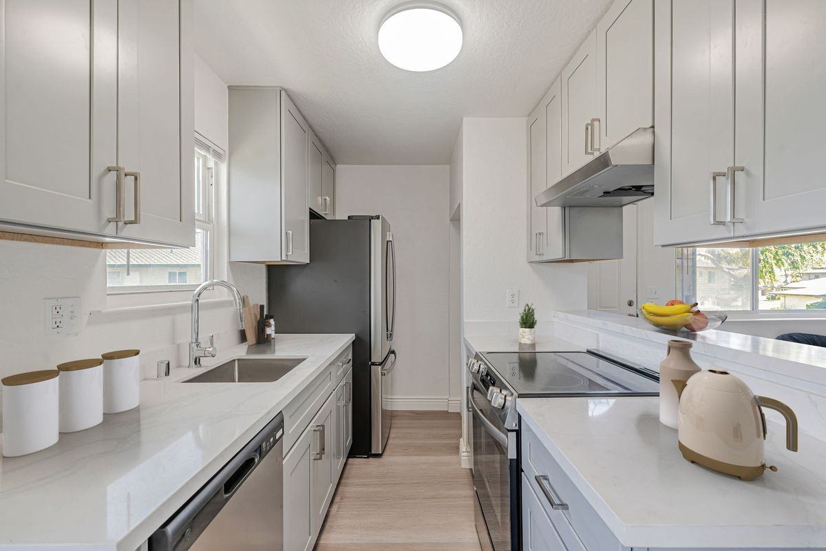 34818 Starling Dr ##4 - Photo 3 of 10