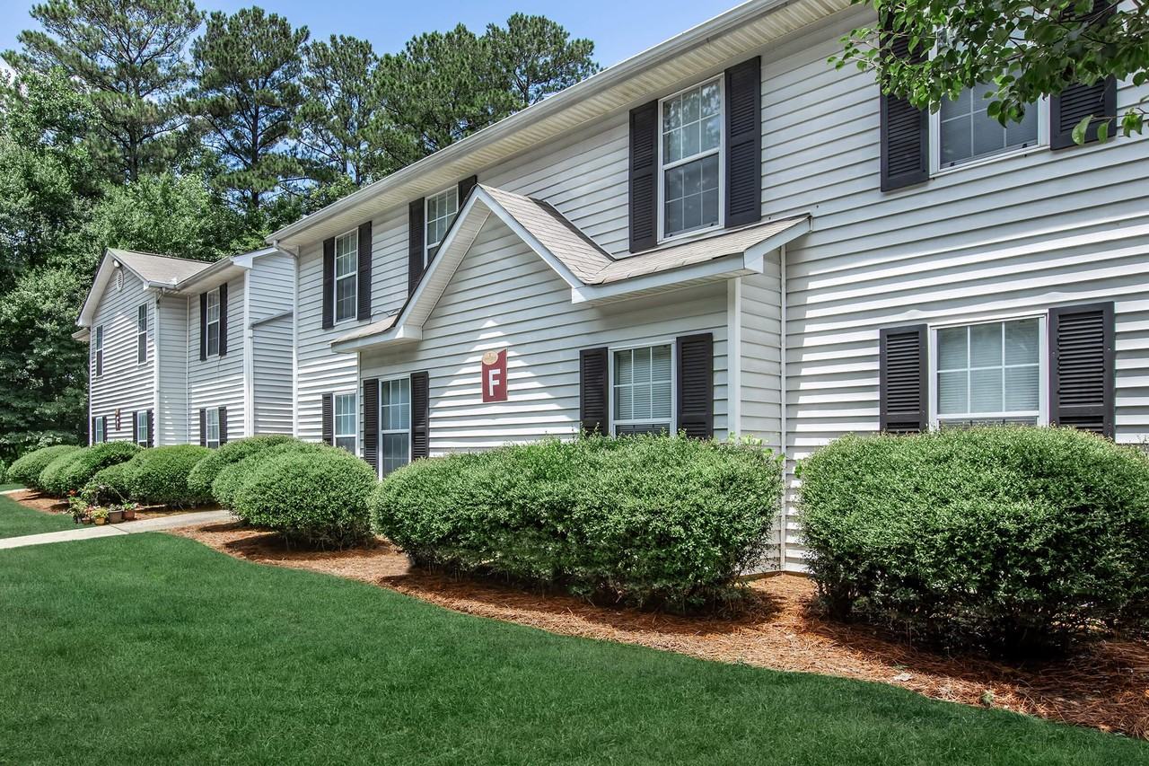 Cross Creek Apartments - Photo 5 of 35