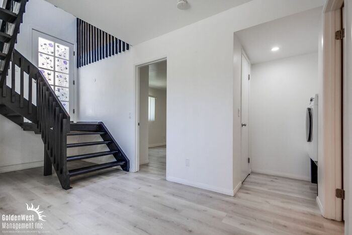 11731 Waterhill Rd - Photo 2 of 19