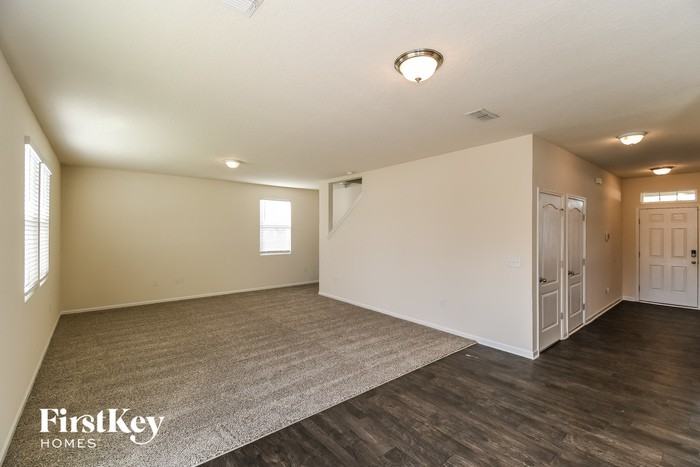 2360 Sea Palm Ave - Photo 3 of 15