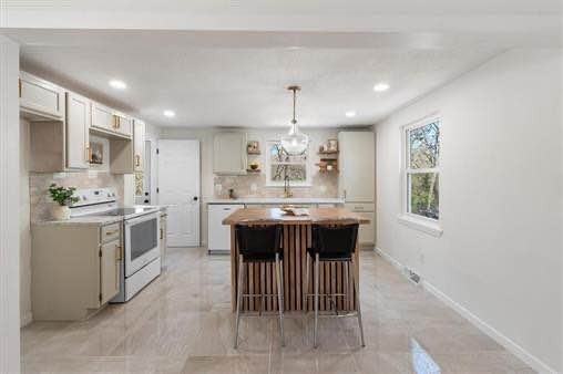 28 Misty Springs Cir #NA - Photo 2 of 15