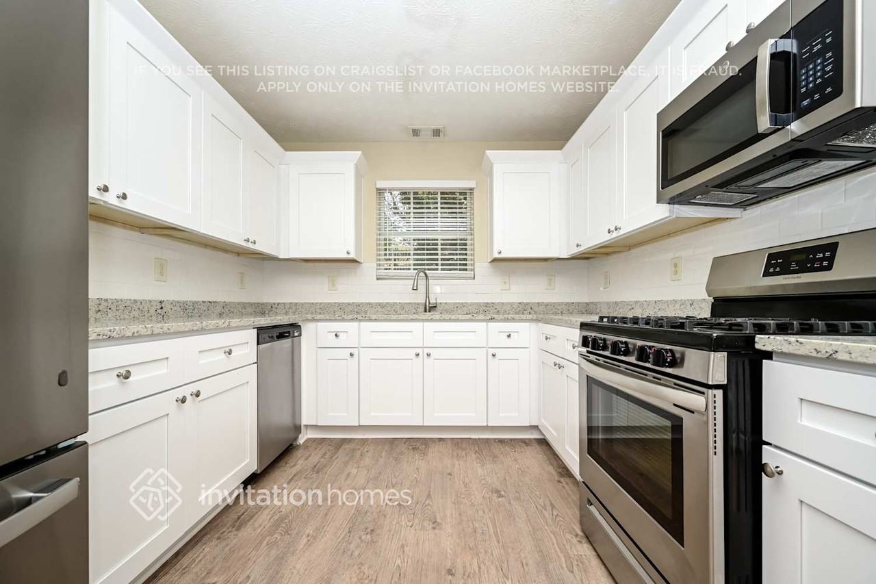 4065 Mission Way - Photo 7 of 18