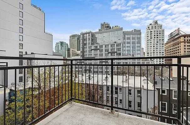 Gold St #521 - Photo 3 of 20