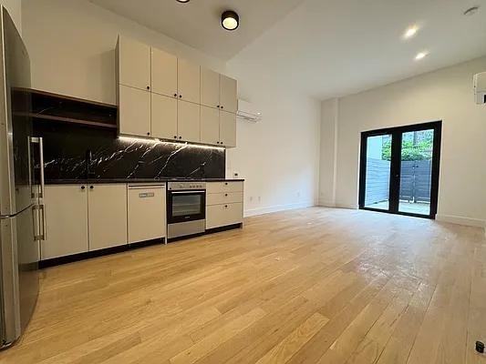 Gold St #112 - Photo 4 of 20