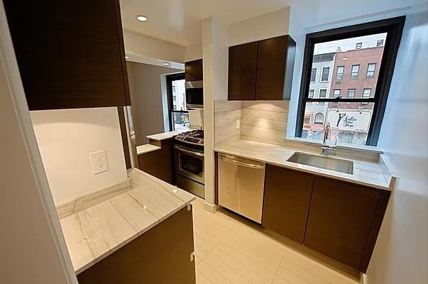 E 57th St #003CS - Photo 3 of 13