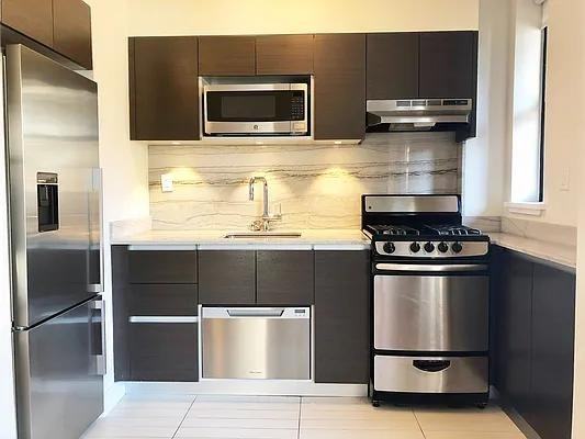 E 57th St #016F - Photo 3 of 7