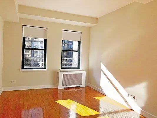 E 57th St #016F - Photo 4 of 7