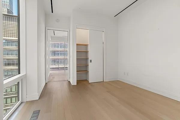 E 59th St #6B - Photo 7 of 20