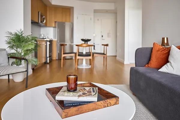 W 57th St #615 - Photo 4 of 20