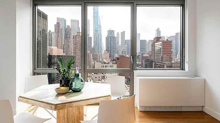 W 57th St #3017 - Photo 4 of 20