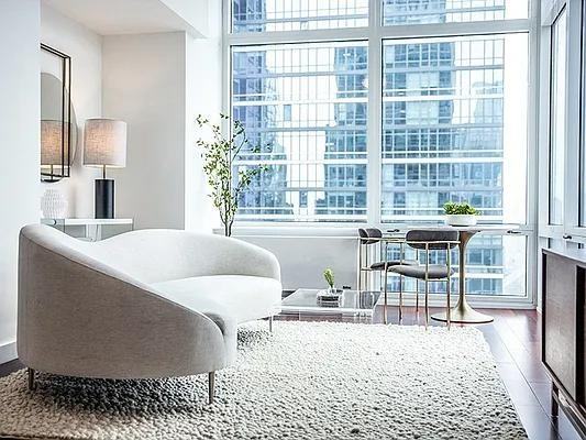 W 42nd St #N35K - Photo 2 of 13