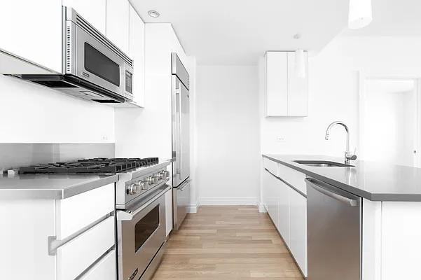 W 54th St #26L - Photo 3 of 20