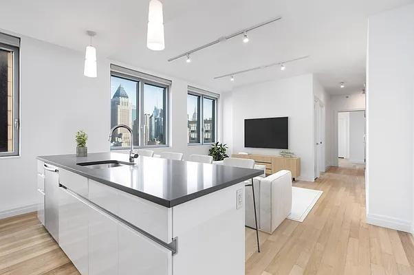 W 54th St #23D - Photo 3 of 20