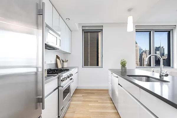 W 54th St #23D - Photo 4 of 20