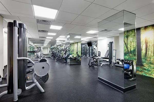 W 52nd St #09D - Photo 7 of 11