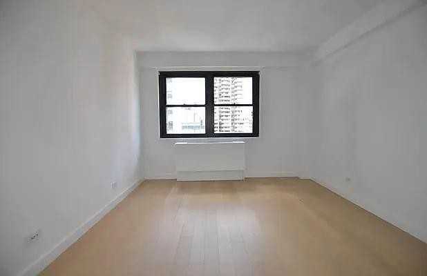 E 39th St #23B - Photo 4 of 18