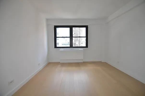 E 39th St #22B - Photo 4 of 18