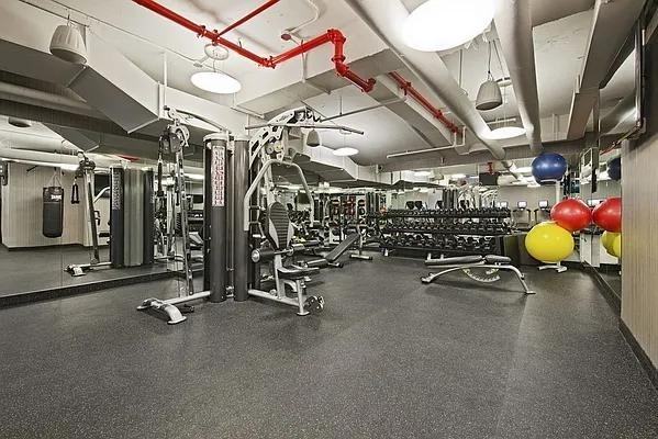 E 39th St #13B - Photo 7 of 16