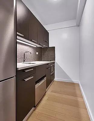 E 39th St #8A - Photo 3 of 16