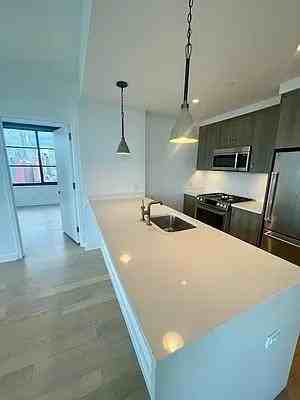 W 38th St #PH2D - Photo 5 of 20