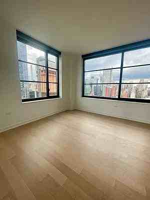 W 38th St #PH2D - Photo 6 of 20