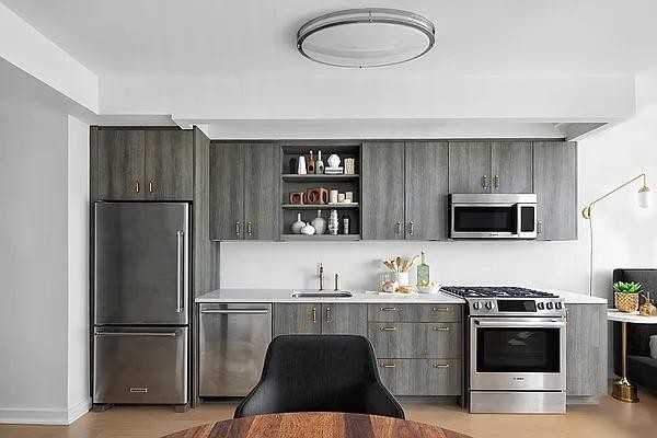 W 38th St #28D - Photo 3 of 20