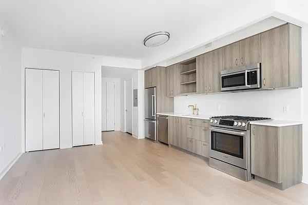 W 38th St #28D - Photo 4 of 20