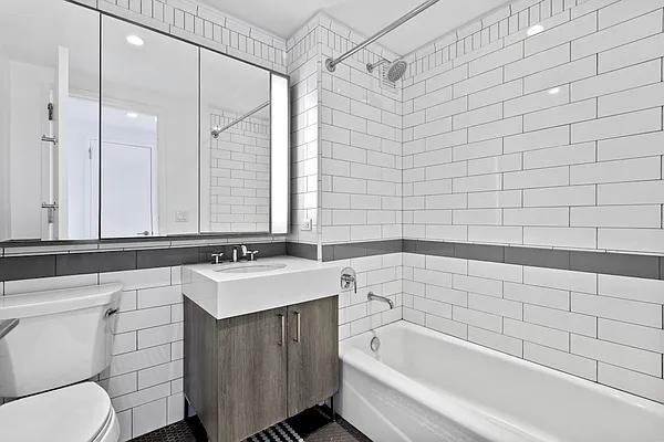 W 38th St #16G - Photo 7 of 20