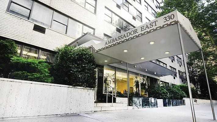 E 46th St #1F - Photo 6 of 20