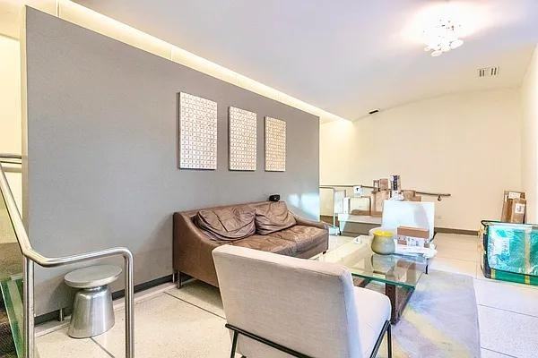 E 46th St #5T - Photo 5 of 10