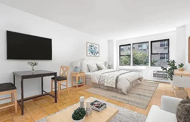 E 46th St #3V - Photo 2 of 20