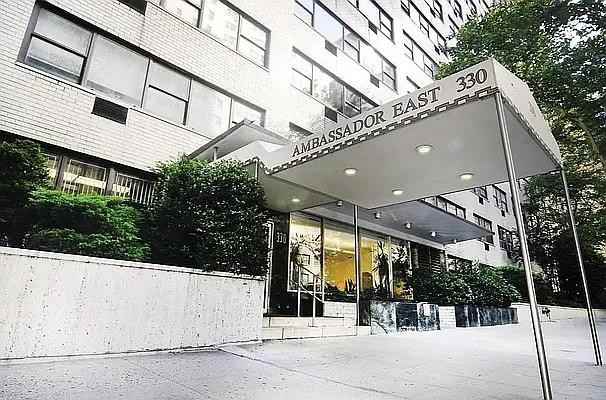 E 46th St #3V - Photo 5 of 20