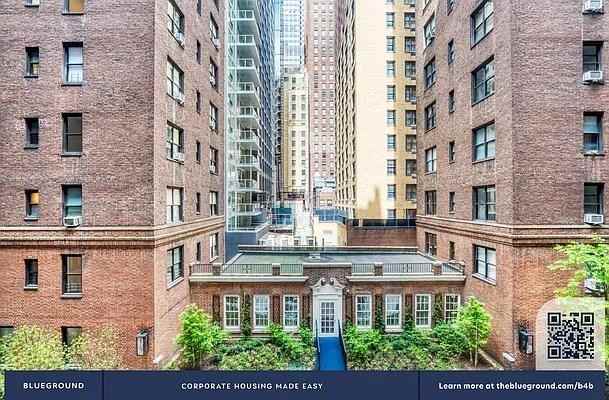 E 48th St #3J - Photo 5 of 20