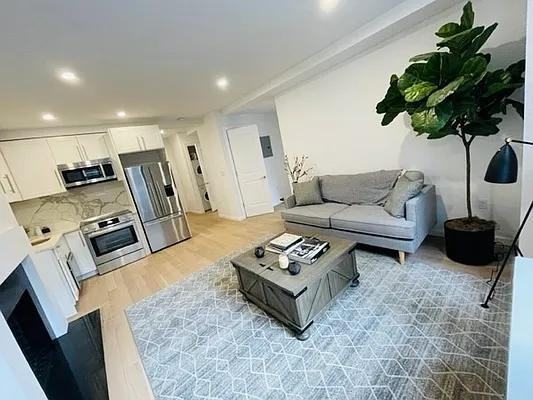 E 48th St #11F2 - Photo 3 of 15