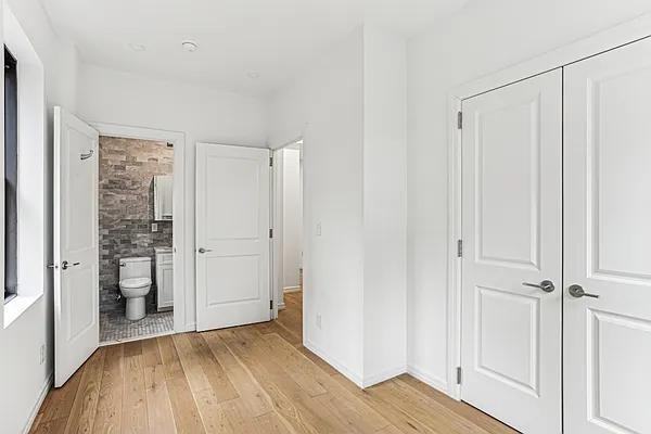 E 48th St #9Y - Photo 3 of 13