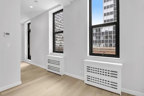 E 48th St #PHB - Photo 5 of 20