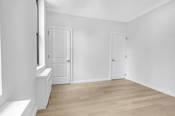 E 48th St #PHB - Photo 6 of 20