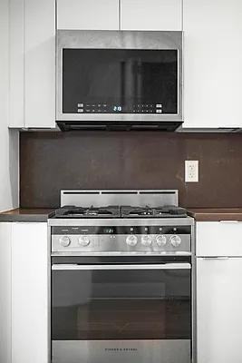W 37th St #1009 - Photo 5 of 20