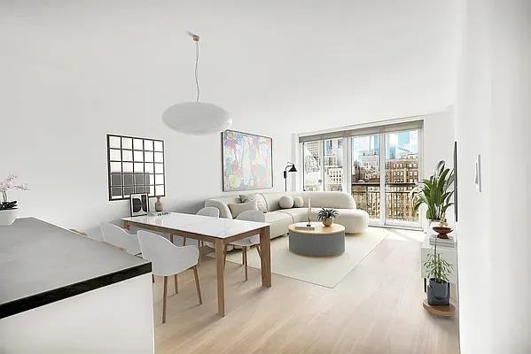 W 37th St #810 - Photo 2 of 20