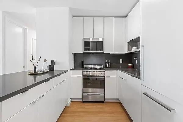 W 37th St #810 - Photo 3 of 20