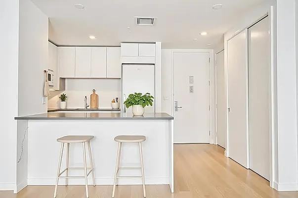 W 37th St #815 - Photo 3 of 20