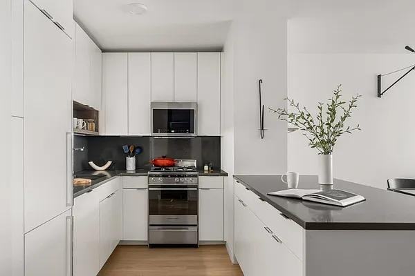 W 37th St #815 - Photo 4 of 20