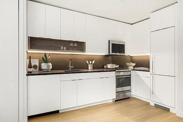 W 37th St #607 - Photo 3 of 20