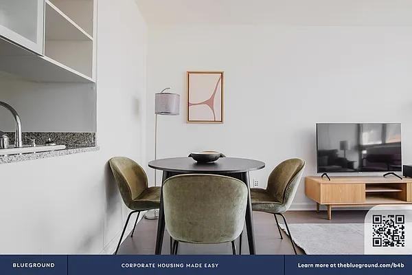 W 56th St #2007 - Photo 5 of 20