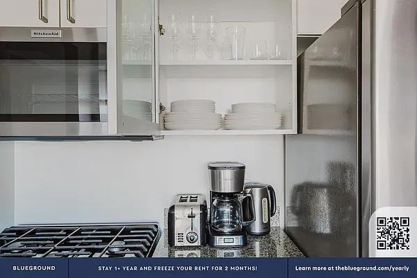 W 56th St #2007 - Photo 7 of 20