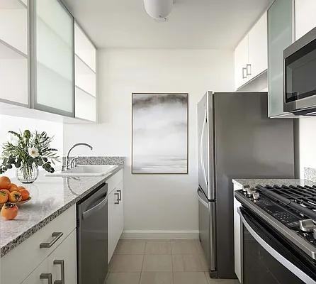 W 56th St #2503 - Photo 4 of 20