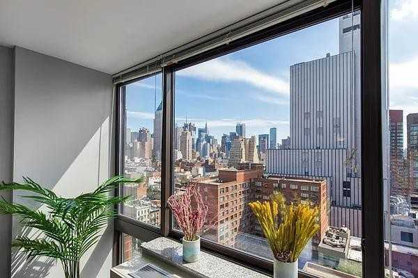 W 56th St #625 - Photo 7 of 20